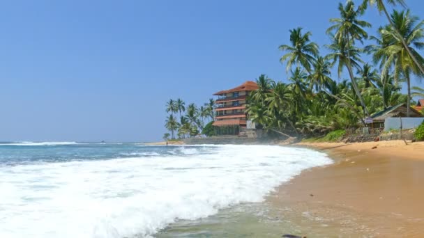 Praia em Hikkaduwa no Sri Lanka — Vídeo de Stock