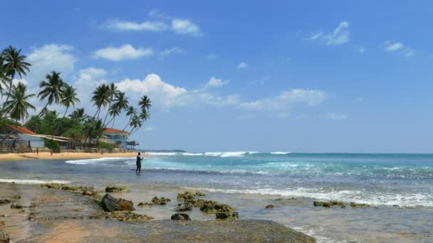 在 Hikkaduwa-斯里兰卡海滩 — 图库视频影像