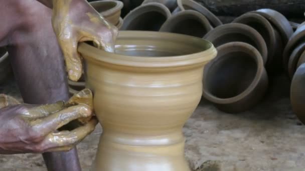 Potter produkowane garnek — Wideo stockowe