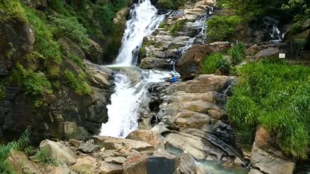 Wasserfall ella in sri lanka — Stockvideo