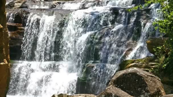 Waterval Ramboda in Sri Lanka — Stockvideo