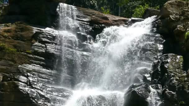 Waterval Ramboda in Sri Lanka — Stockvideo