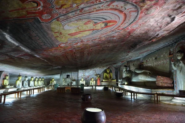 Resultado de imagem para Templo da caverna Dambulla