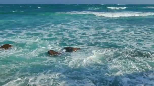 Landschap met oceaan golven — Stockvideo