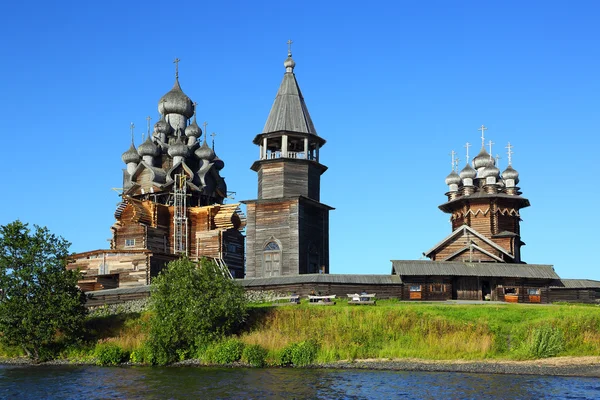 Arquitectura de madera rusa en la isla de Kizhi — Foto de Stock