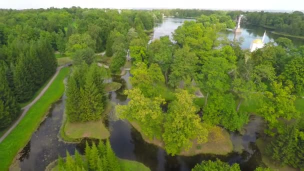 Opvliegende over Catherine park, St. Petersburg — Stockvideo