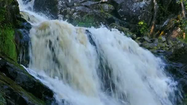 Yukankoski waterfall on river Kulismayoki — Stock Footage Yukankoski waterfall on river Kulismayoki Stock Video