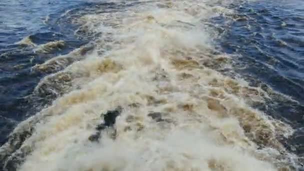 Sehr schneller Wasserfluss — Stockvideo