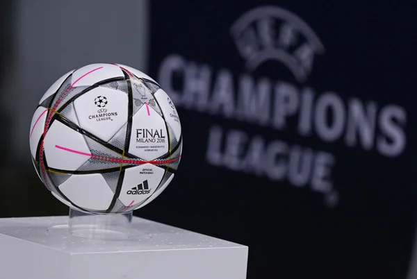 UEFA Champions League game FC Dynamo Kyiv vs Manchester City in — 图库照片