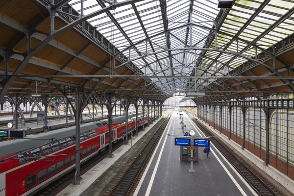 Lübeck hauptbahnhof järnvägsstationen, Tyskland — Stockfoto