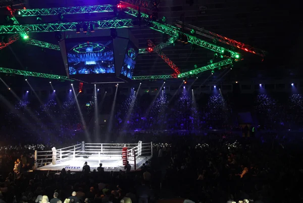 "ボクシングの夕方の間にキエフのスポーツ宮殿" — ストック写真