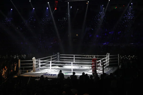 Παλάτι του αθλητισμού στο Κίεβο κατά τη διάρκεια του "βράδυ της πυγμαχίας" — Φωτογραφία Αρχείου
