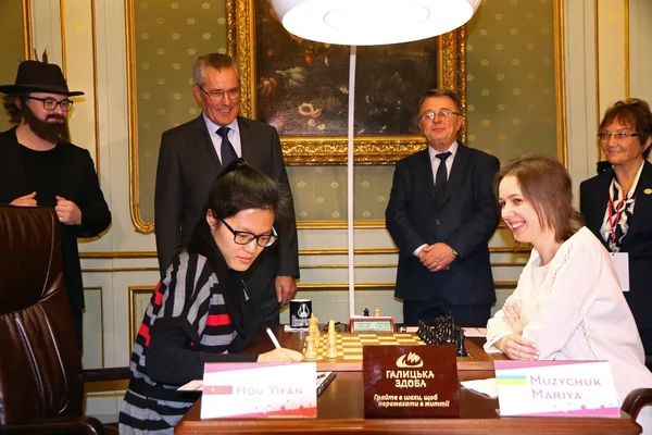 FIDE Kejuaraan Catur Dunia Wanita Pertandingan Muzychuk vs Yifan — Stok Foto