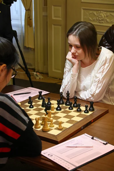 女性 Fide の世界のチェス選手権試合まりや Muzychuk v Hou Yifan — ストック写真