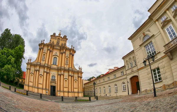 Kerk van st. joseph van de visitationists in Warschau, Polen — Stockfoto