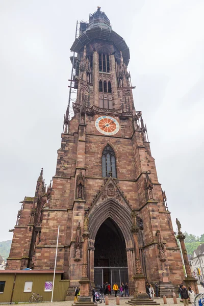 Freiburg Munster cathedral, Freiburg im Breisgau city, Alemania — Foto de Stock