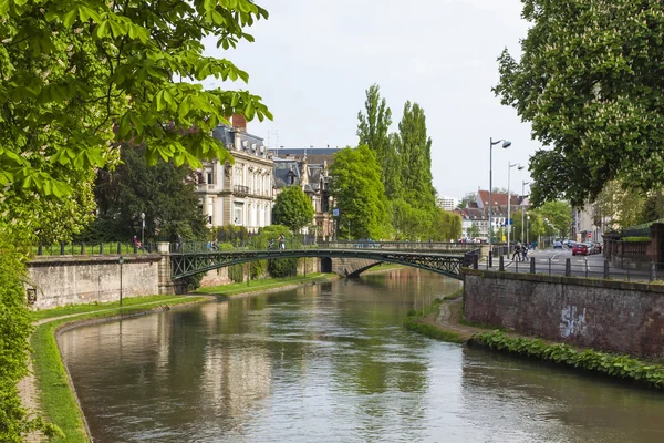 Embankment of Grand Ile river en la ciudad de Estrasburgo, Francia —  Fotos de Stock