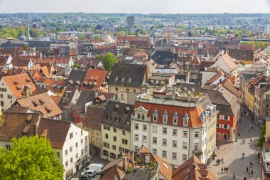 Konstanz şehrinin (Almanya) ve Kreuzlingen şehrinin havadan görünümü (