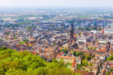 Bir Freiburg im Breisgau, Almanya'nın havadan görünümü