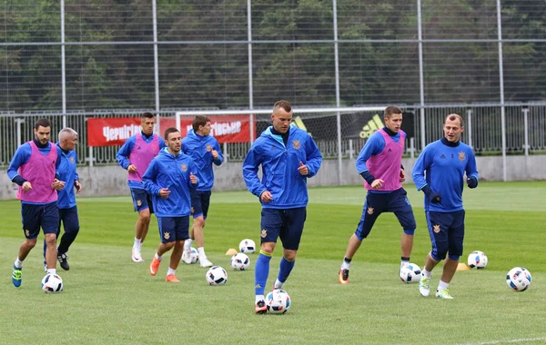 Session de formation ouverte de l'équipe nationale de football d'Ukraine — Photo