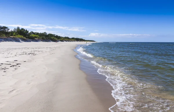 Plage de sable sur la péninsule de Hel, mer Baltique, Pologne — Photo