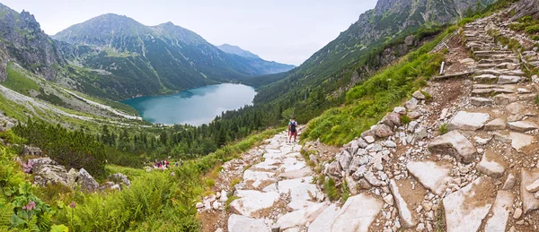 Πανοραμική άποψη της Morskie Oko λίμνη, στα βουνά Τάτρα, Πολωνία — Φωτογραφία Αρχείου