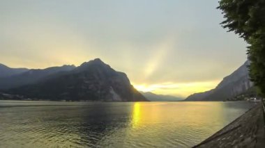 Günbatımı üzerinde Como Gölü, Lecco, İtalya