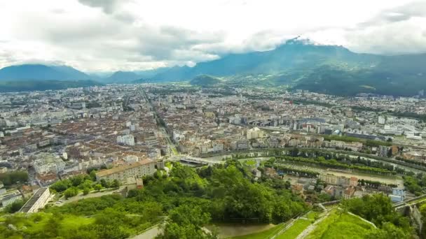 Воздушный вид на город Гренобль, Франция — стоковое видео