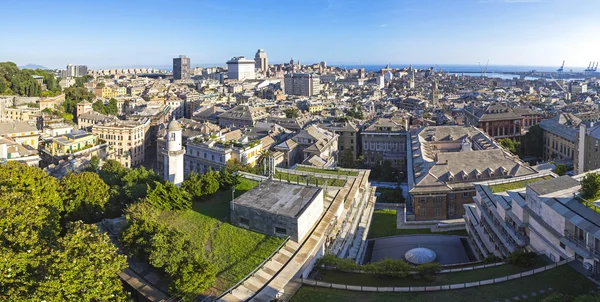 Vue panoramique sur la ville de Gênes, Italie — Photo