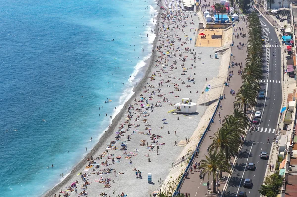 Luchtfoto van het strand in de stad van Nice, Cote d'Azur, Frankrijk — Stockfoto