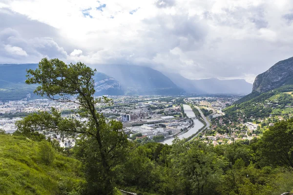 Panoramiczny widok z lotu ptaka miasta Grenoble, Francja — Zdjęcie stockowe
