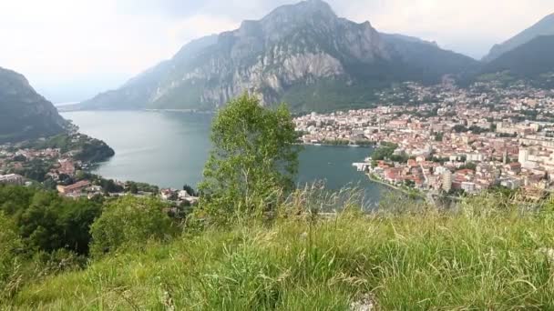 Lago de Como y ciudad de Lecco, Italia — Vídeos de Stock