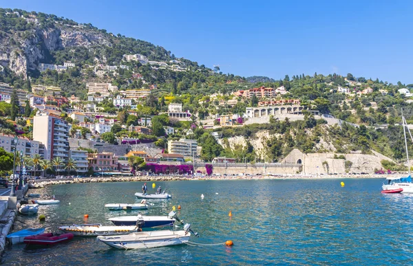 Lato linia brzegowa w Villefranche-sur-Mer, miasto Nicea, Francja — Zdjęcie stockowe