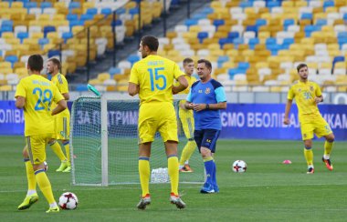Ukrayna Milli Futbol Takımı'nın eğitim oturumu açın