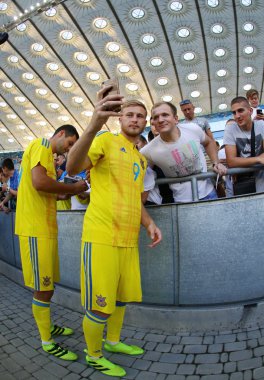 Ukrayna Milli Futbol Takımı'nın eğitim oturumu açın