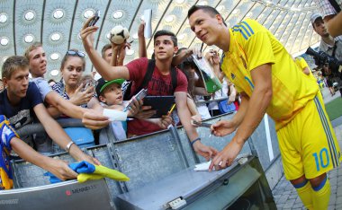 Ukrayna Milli Futbol Takımı'nın eğitim oturumu açın