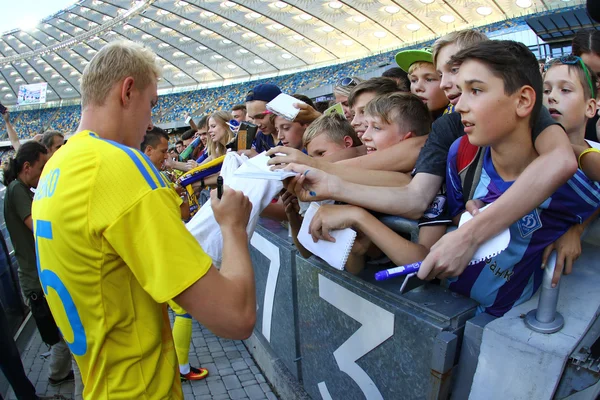 Ukrayna Milli Futbol Takımı'nın eğitim oturumu açın