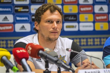 Basın toplantısında, teknik direktör Ukrayna Millî Futbol Takımı