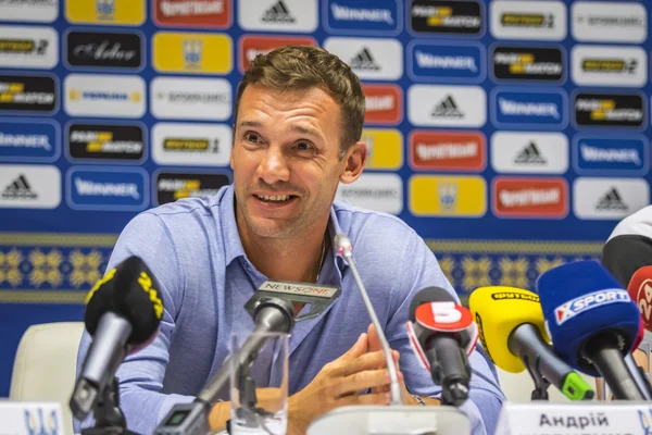 Conferencia de prensa del entrenador en jefe de la selección de fútbol de Ucrania — Foto de Stock