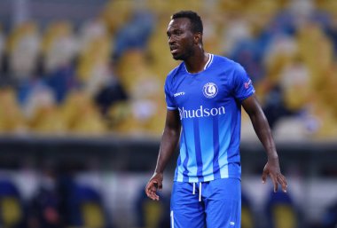 KYIV, UKRAINE - SEPTEMBER 29, 2020: Anderson Niangbo UEFA Şampiyonlar Ligi play-off maçı sırasında Kyiv 'deki NSC Olimpiyskyi Stadyumu' nda Dinamo Kyiv 'e karşı oynuyordu. Gent 0-3 kaybetti.