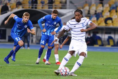 KYIV, UKRAINE - SEPTEMBER 29, 2020: Dinamo Kyiv 'den Gerson Rodrigues, UEFA Şampiyonlar Ligi play-off maçında Gent' e karşı NSC Olimpiyskyi Stadyumu 'nda penaltı atışı yaptı. Dinamo 3-0 kazandı.