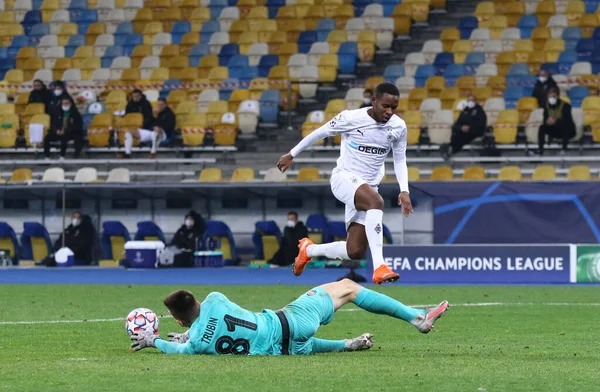 Kyiv Ukraine November 2020 Goalkeeper Anatolii Trubin Shakhtar Donetsk Action — Stock Photo, Image