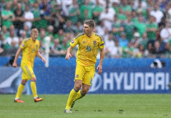 Lyon Franța Iunie 2016 Serhiy Sydorchuk Ucrainei Rulează Timpul Meciului — Fotografie, imagine de stoc