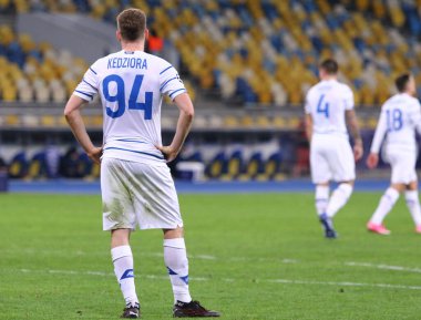 KYIV, UKRAINE - NOVEMBER 24, 2020: Dinamo Kyiv 'den Tomasz Kedziora, Kyiv' deki NSC Olimpiyskyi stadyumunda oynanan UEFA Şampiyonlar Ligi maçında Barcelona 'ya karşı tepki gösterdi. Dinamo 0-4 kaybetti.