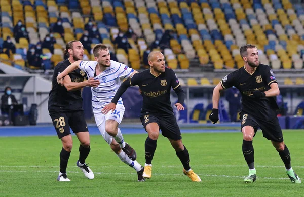 Kyiv Ukraine November 2020 Barcelona Players Black Fight Ball Tomasz — Stock Photo, Image