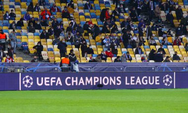 KYIV, UKRAINE - 20 Ekim 2020: UEFA Şampiyonlar Ligi panosunda UEFA Şampiyonlar Ligi Dinamo Kyiv Juventus 'un UEFA Şampiyonlar Ligi maçı sırasında Kyiv Olimpiyskyi Stadyumu' nda görüldü.