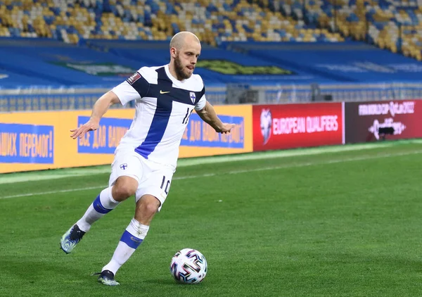 Kyiv Ukraine Maart 2021 Teemu Pukki Uit Finland Controleert Een — Stockfoto