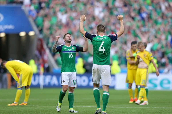 Lyon Francja Czerwca 2016 Oliver Norwood Gareth Mcauley Irlandii Północnej — Zdjęcie stockowe