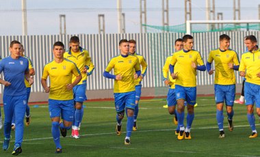 KHARKIV, UKRAINE - SEPTEMBER 2, 2017: FIFA Dünya Kupası 2018 ön eleme karşılaşması öncesinde Kharkiv 'deki antrenman kampında Ukrayna Milli Futbol Takımı' nın açık oturumu