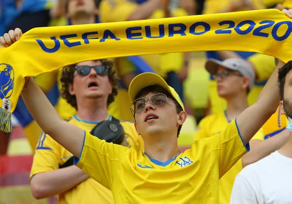 Bukarest Rumänien Juni 2021 Ukrainska Fans Visar Sitt Stöd Uefa — Stockfoto